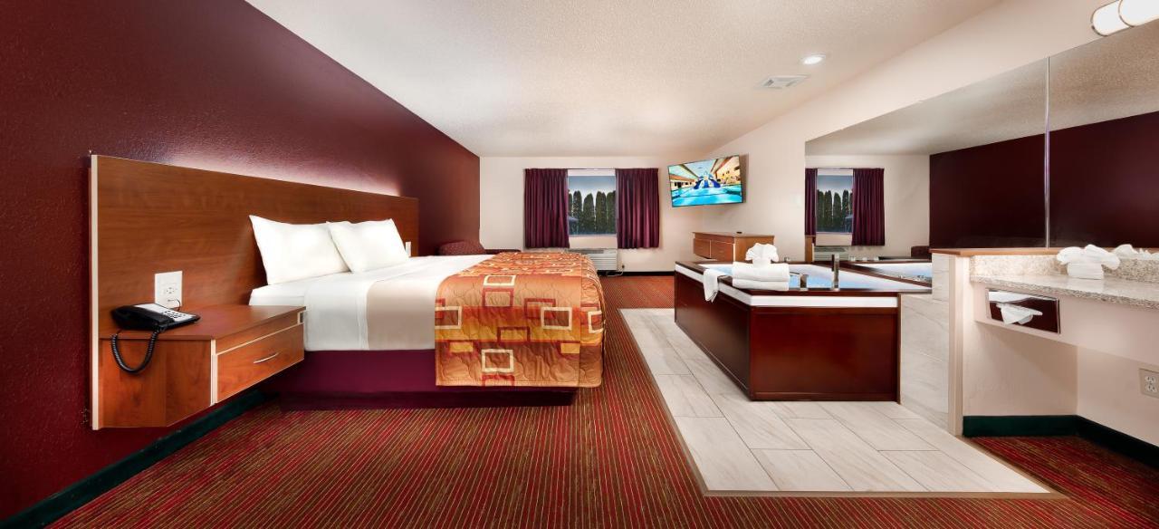 Grand Marquis Waterpark Hotel & Suites วิสคอนซินเดลส์ ภายนอก รูปภาพ